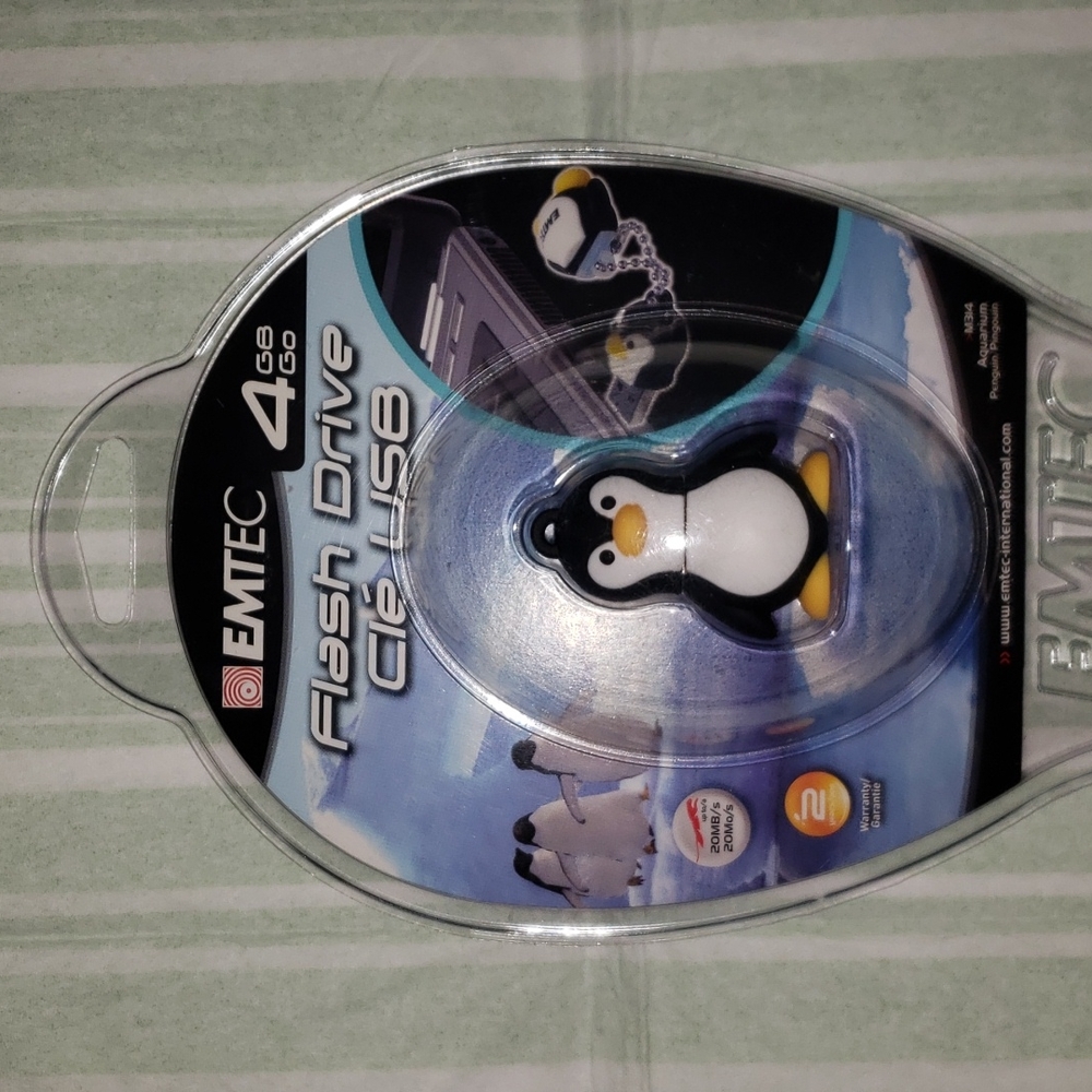 EMTEC Flash Drive, 4 GB, Aquarium Penguin